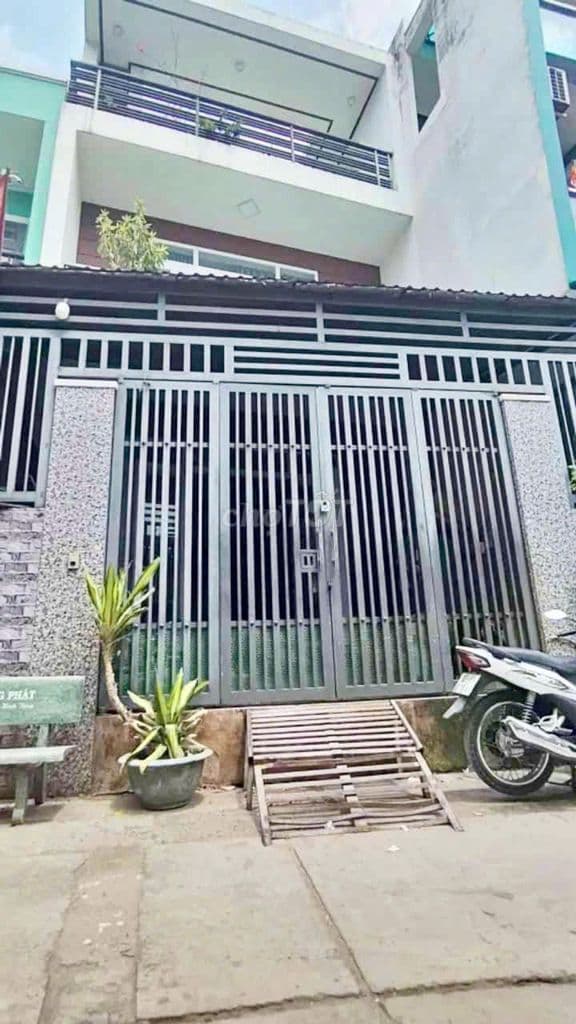 HẺM 5M - DT: 5,6M X 16M - ĐÚC 2 LẦU 4PN GẦN AEON TÂN PHÚ NGỘP GẦN 4 TỶ