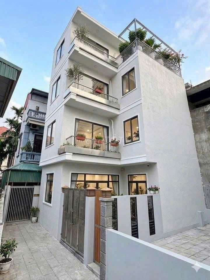 BÁN NHÀ VIỆT HƯNG-LÔ GÓC-65M*5-8 TỶx–Ô TÔ GẦN-NGÕ THÔNG -PHÁP LÝ CHUẨN