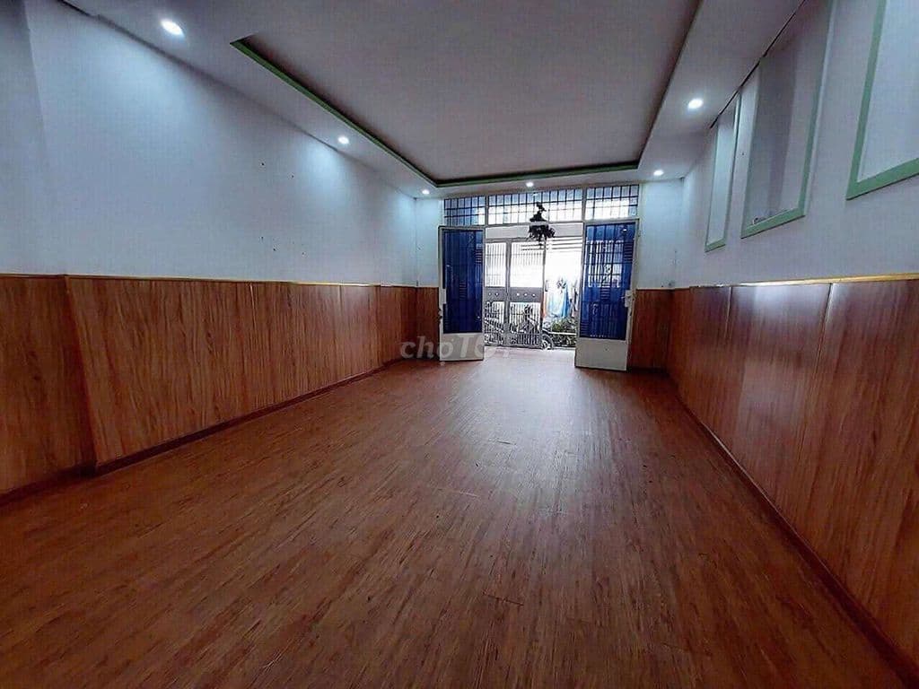 NHÀ MT NGUYỄN SƠN VÀO 200M. NGÃ BA NGUYỄN SƠN THOẠI NGỌC HẦU.