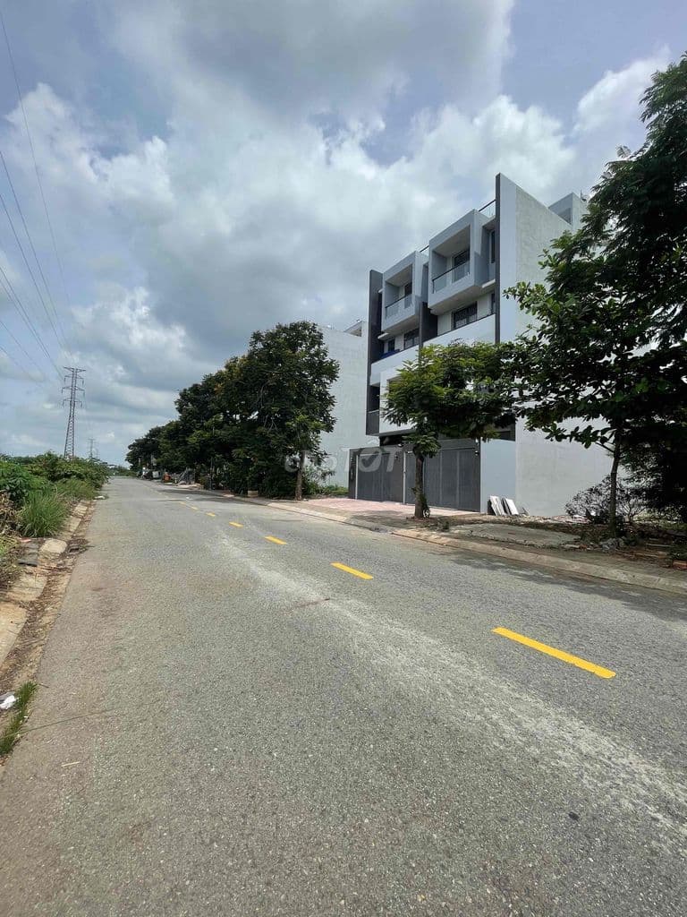 BÁN NHÀ THÔ 6 TẦNG DTSD 476M3 CHỈ 13,8 TỶ ĐƯỜNG 50M KDC PHONG PHÚ 4