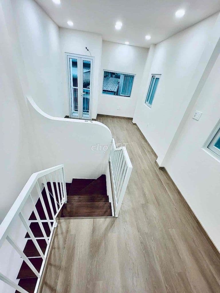 Bán nhà 3 tầng nhà mới - Sát mặt tiền - Ảnh 3