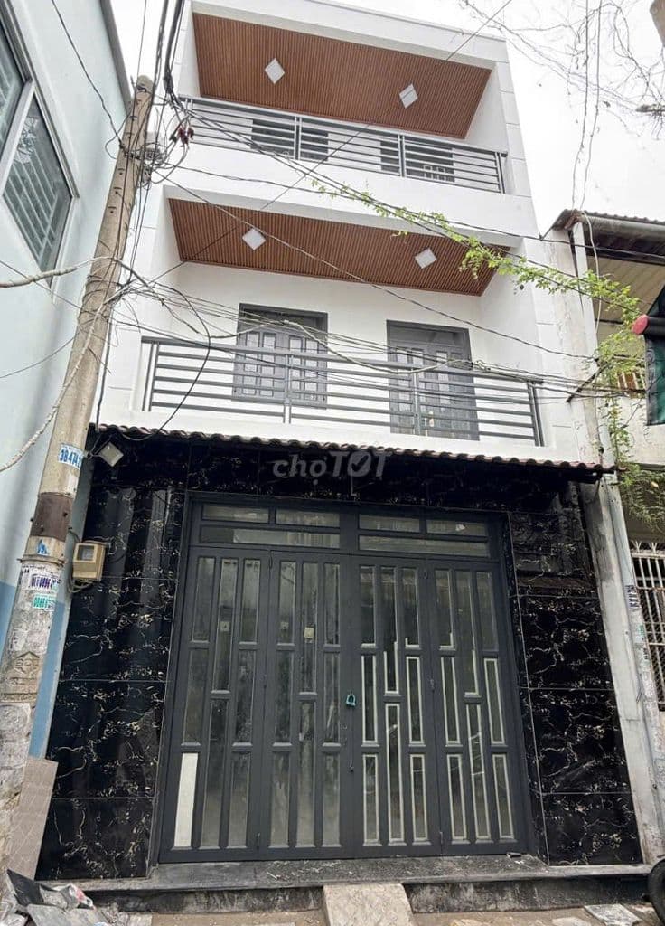 Nhà 3 tầng hẻm thông, Ni Sư Huỳnh Liên cạnh Vinmart Bàu Cát.