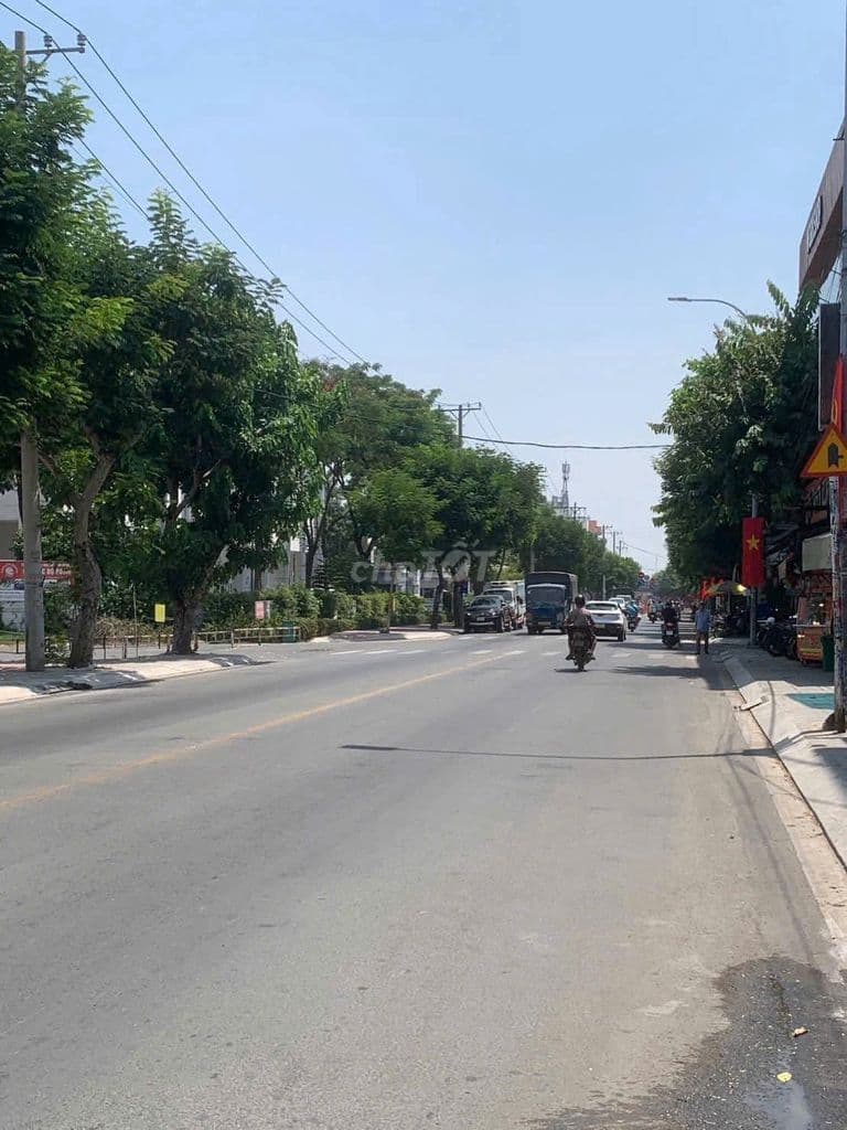 Bán Nhà Mặt Tiền Đối Diện Khu Vực Nhà Thi Đấu Thể Thao Quận 12