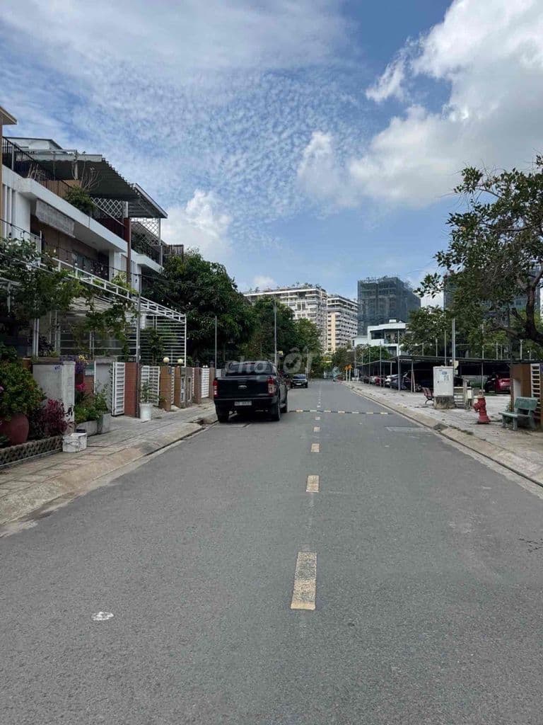 BÁN CĂN HỘ DỊCH VỤ, dòng tiền khủng – Đường TAM BÌNH DT 140m2, SHR .