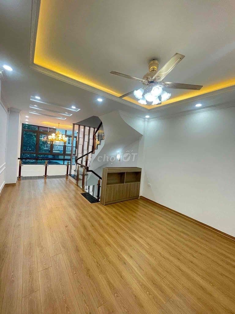 nhà kim chung ô tô đỗ cửa - Ảnh 3