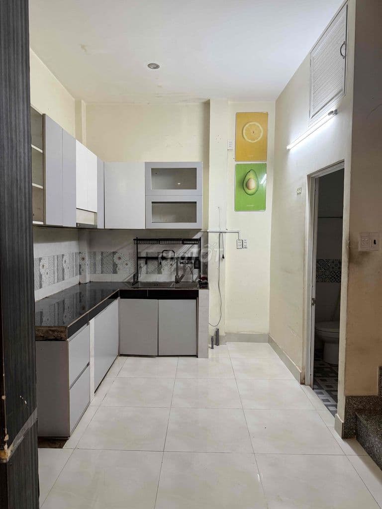 Nhà 40m2 đúc thật 2 phòng ngủ ngay trung tâm - Ảnh 2