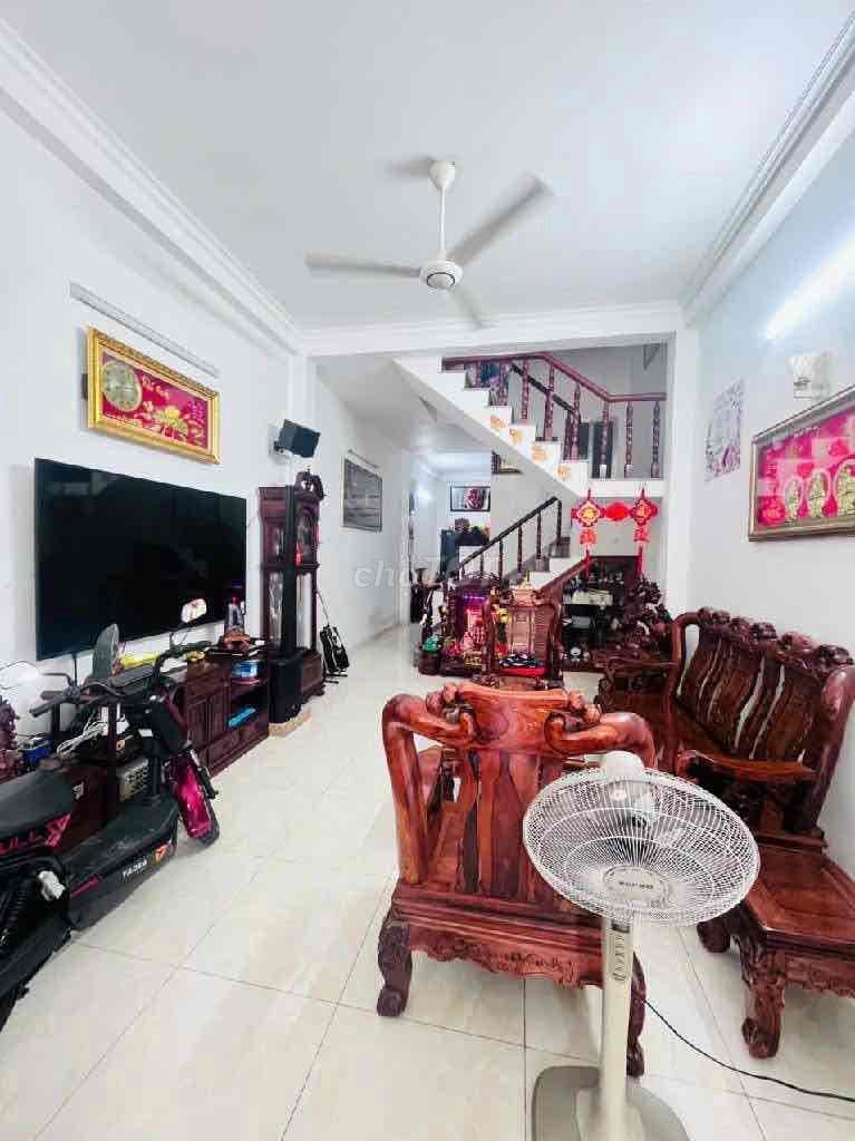 Nhà 4 Tầng 64m2 mặt tiền đường 320 Bông Sao P5 Q8