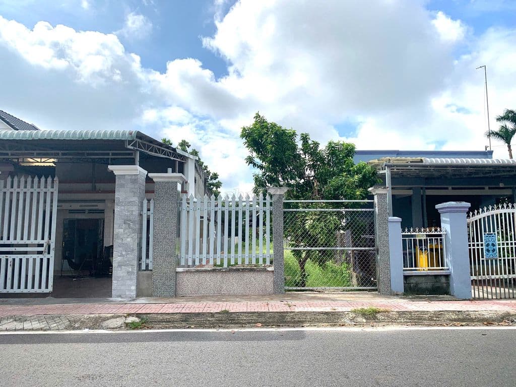 Chủ Gửi Gấp Lô Đất 300m2 ngay Trung Tâm Thị Trấn Củ Chi