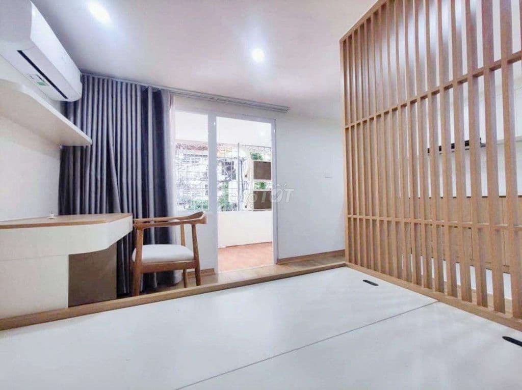 Tập thể Thành Công, tầng 2 120m 4PN mặt phố ô tô đỗ cửa SĐCC 6 tỷ tí