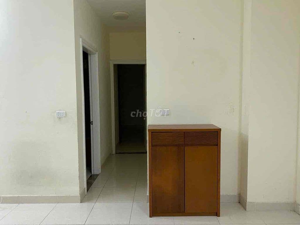 cần bán gấp hạ giá - em trai cần bán căn hộ chung cư Gia Thuỵ 83m2 - Ảnh 2