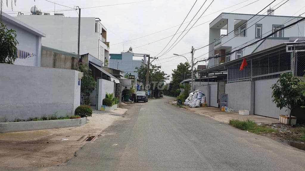 Chính chủ bán đất 5x20, full thổ cư, mặt tiền nhựa XTT27 cách PVH 100m
