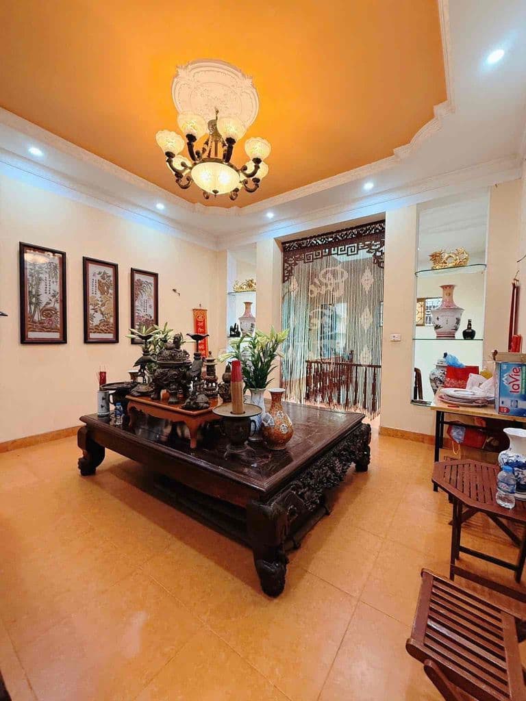 CẦU GIẤY HƠN 20tỷ, 75m x OTÔ ĐỖ CỬA - KINH DOANH