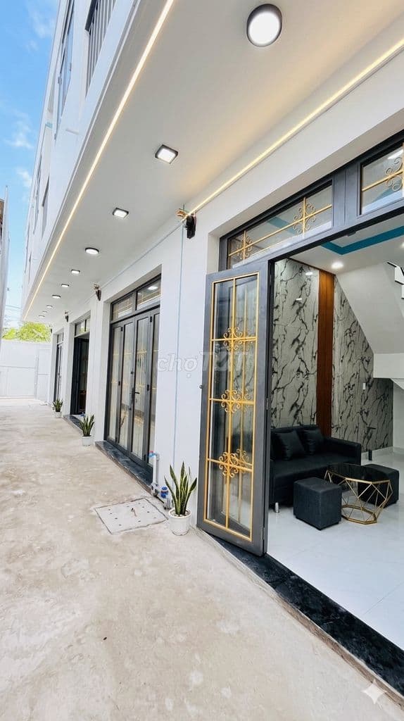 Nhà sát Vòng xoay Tân Kim - 690Tr - Hẻm Xe Hơi - Tặng Nội Thất