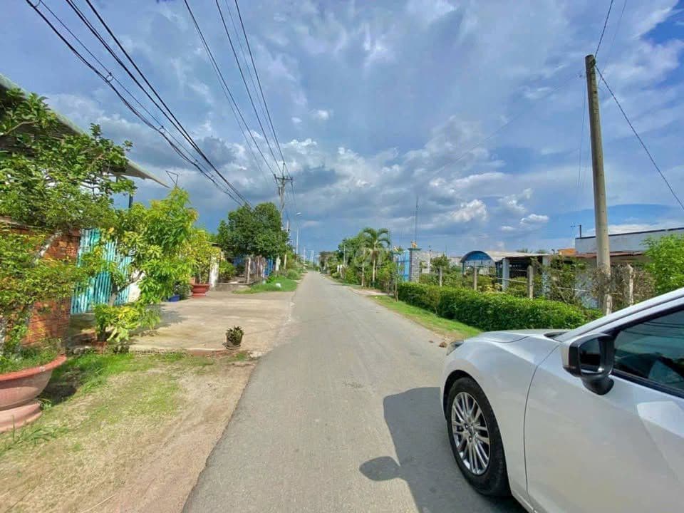 ngân hàng thanh lý đất 155m2 , giá 1 tỷ ở đường nguyễn thị lắng , SHR - Ảnh 2