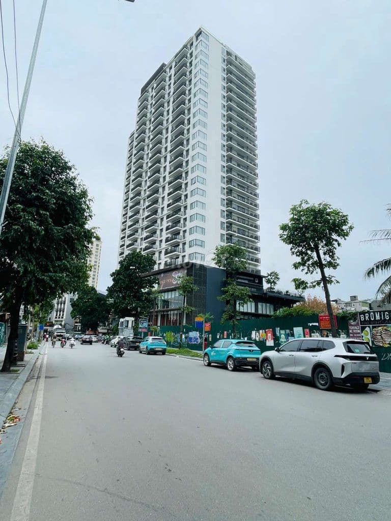 Tôi cần bán nhà 5tầng, mặt phố Xuân Diệu Tây Hồ.