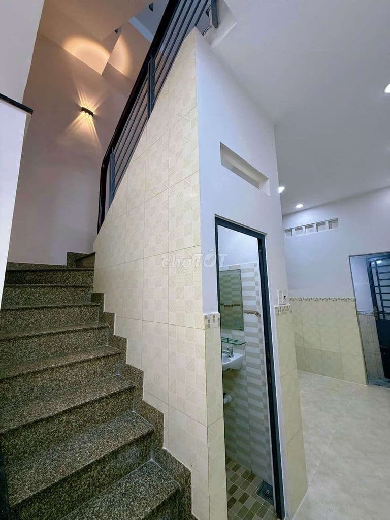 Nhà hẻm Phạm Văn Chí 4x10 2 lầu 1T 4PN - Ảnh 3