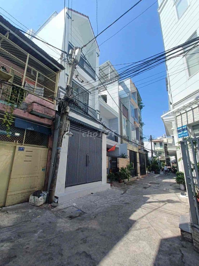 Chính chủ bán gấp nhà mới 3 tầng đường Đặng Chất P2Q8