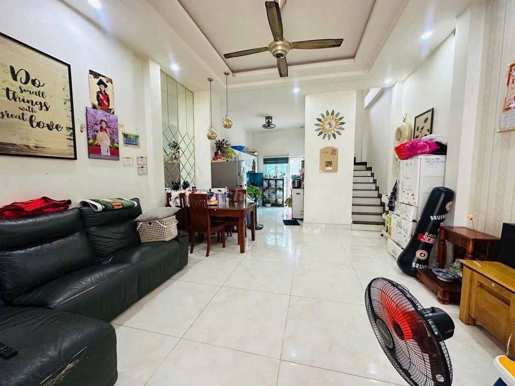 3 Tầng Đường Oto 5m Gần Man Thiện Hiệp Phú Quận 9 Chỉ 5.6 tỷ