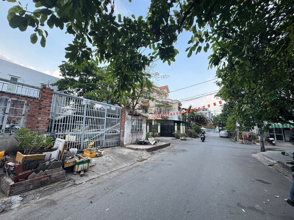 Bán đất 2 mặt tiền Hiệp Bình Chánh - 254m2 (16x16m) - Giá 29 tỷ