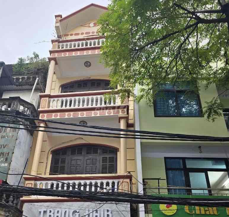 SIÊU PHẨM BÁN NHÀ MẶT PHỐ - THANG MÁY - VỈA HÈ RỘNG – GIÁ 24.7 TỶ