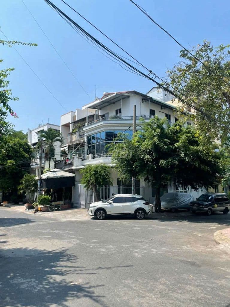 Nhà lô gốc 2mt cần bán gấp