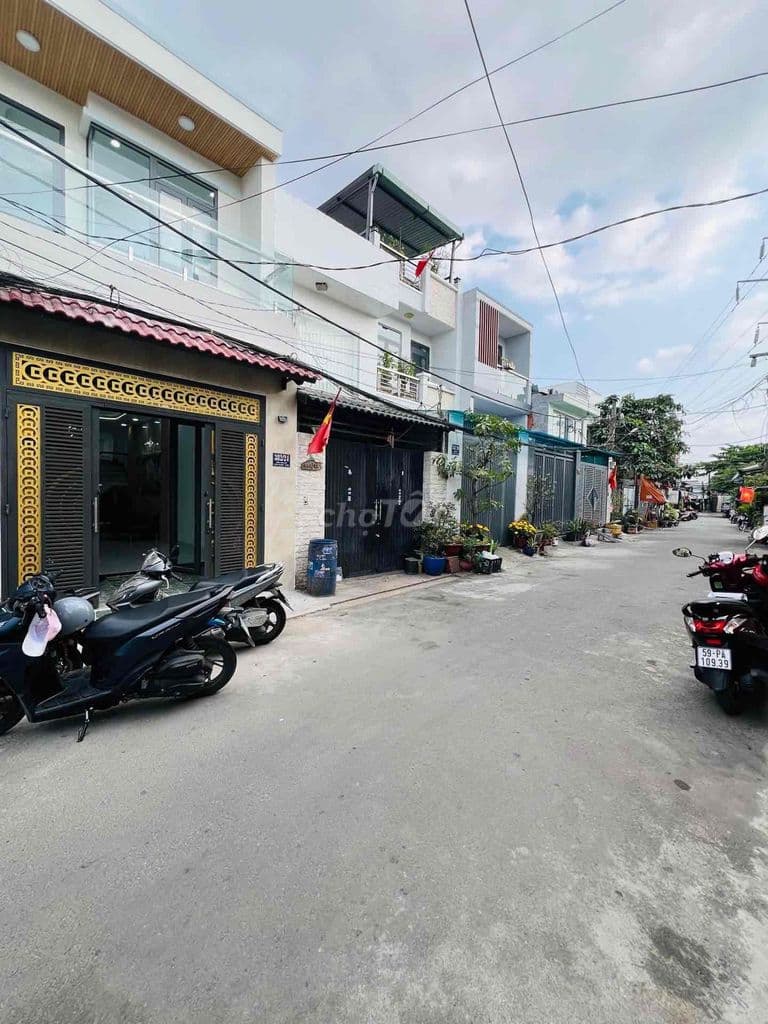 72m2(4x18), 2 tầng, hẻm xe tải 1/ thông, Chiến Lược Bình Tân, sát TL