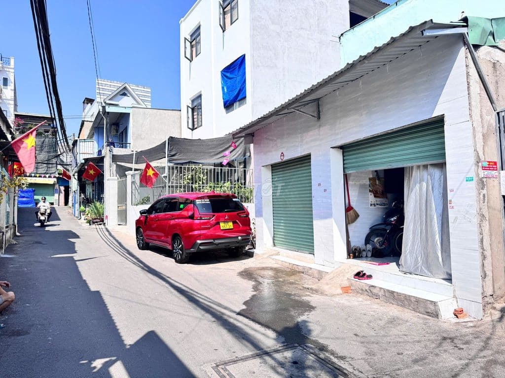 Bán nhà Linh Xuân, sát Phạm Văn Đồng, 160M2 (7x23) Full Thổ, HXH Thông