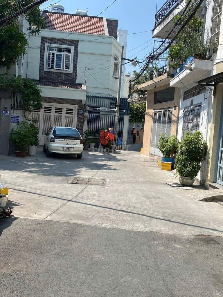 Đất Lê Quang Định 140m² – ngang 7,6m – nhà cấp 4 – xe hơi vào nhà