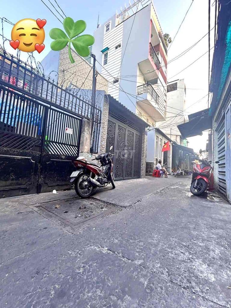 Bán nhà kế bên chợ 200 Đ.xóm chiếu, trục Đ.tôn đản ra Vĩnh Khánh.