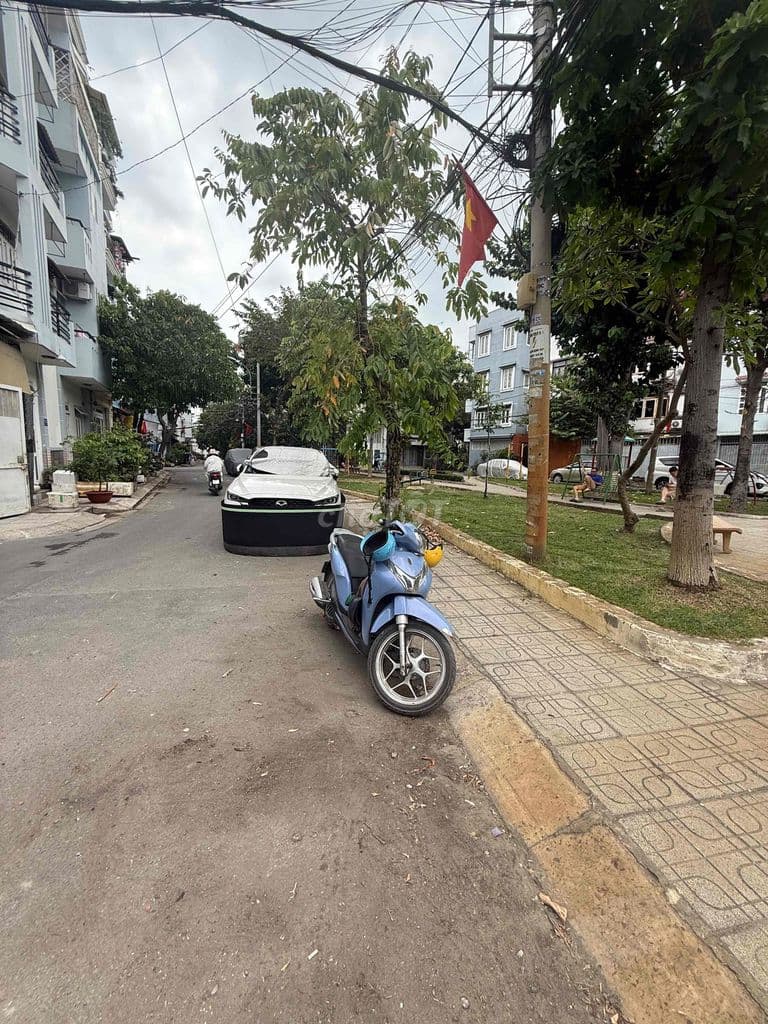 Mặt tiền Công viên phù hợp nhà có con nhỏ