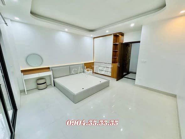 bán nhà 6 tầng phố Tạ Quang Bửu - Bạch Mai - thang máy