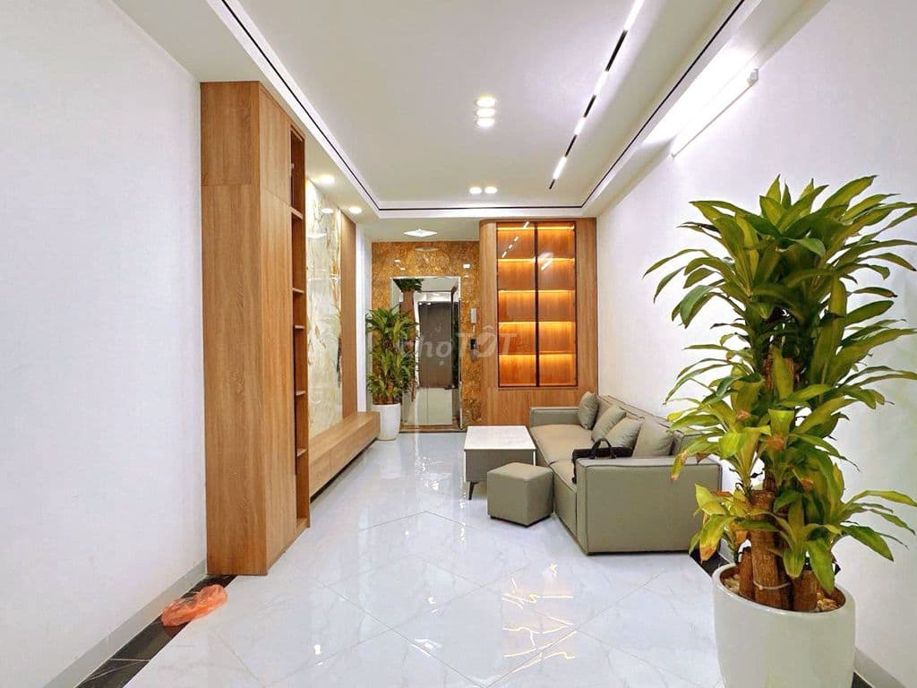 Gấp- 20M ra mặt phố- Xây mới 100% Nhà Xuân Thủy- 35Mx7T- thang máy.