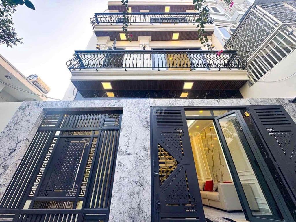 HUỲNH TẤN PHÁT-NGANG KHỦNG 8M-CÓ THANG MÁY-TẶNG FULL NỘI THẤT