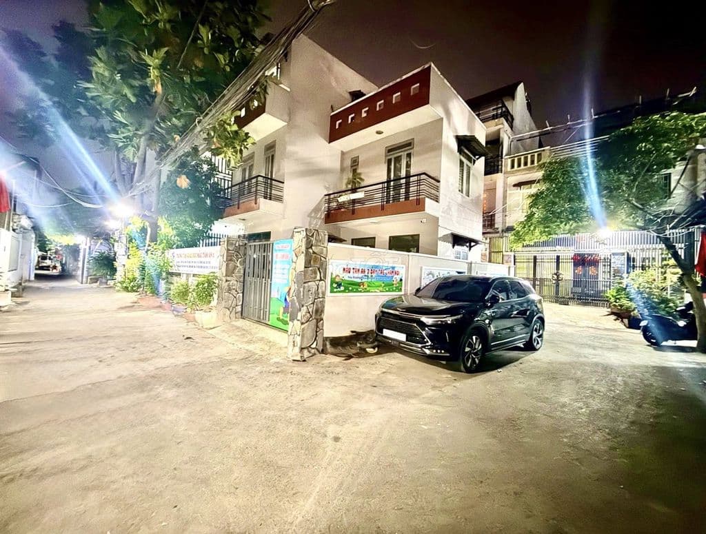HIẾM NHÀ 90m2 PHƯỚC LONG A, 5 TỶ 900 NHÀ MỚI NỘI THẤT ĐẸP, NGAY METRO