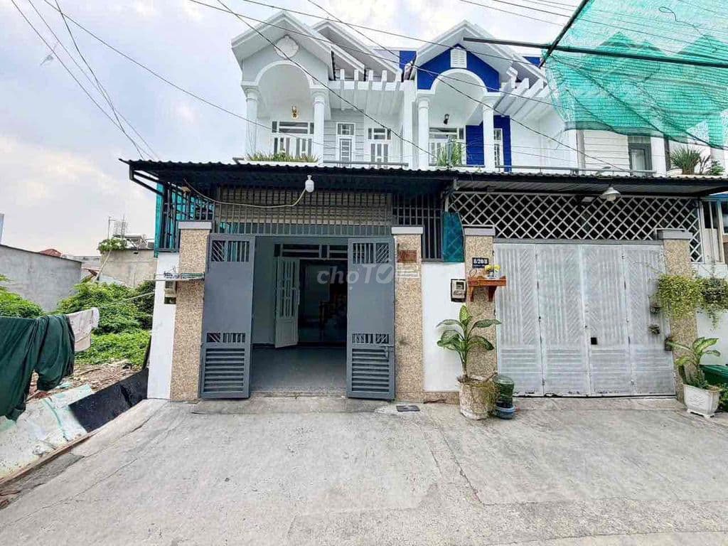 cần bán nhà 4,5x16m 1 trệt lầu . sân ô tô hẻm rọng