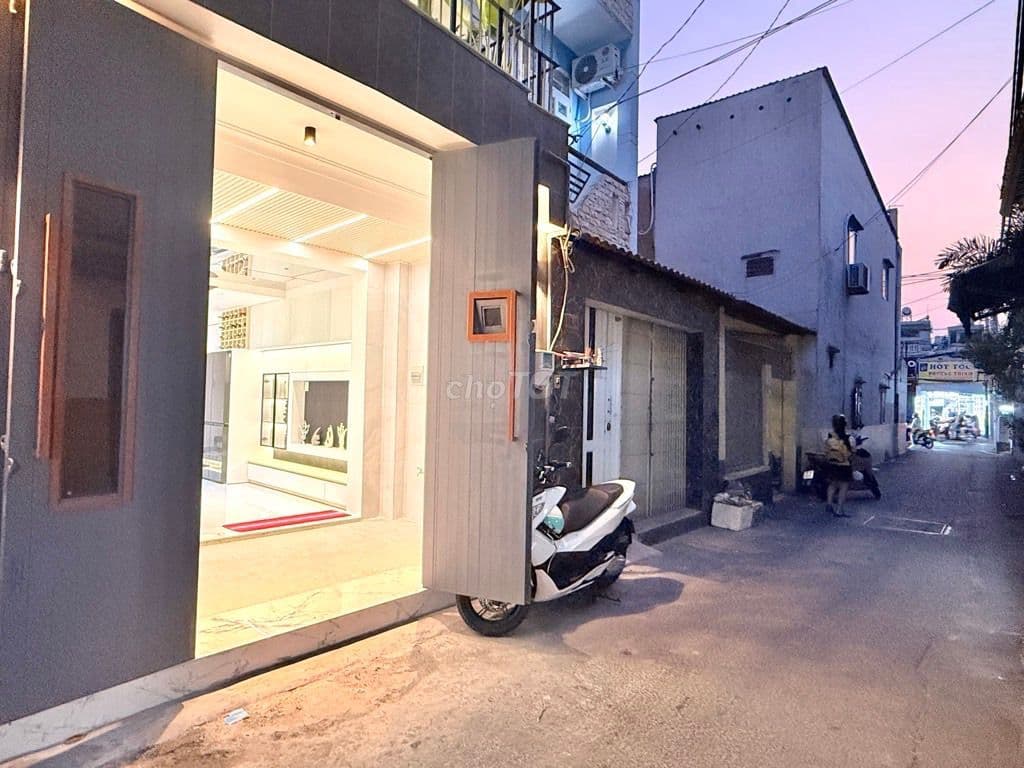 NHÀ 5TẦNG ĐÚC BTCT🔥CÁCH MT 2 CĂN🔥HẺM Ô TÔ THÔNG🔥KẾ BÊN LOTTE - Ảnh 2