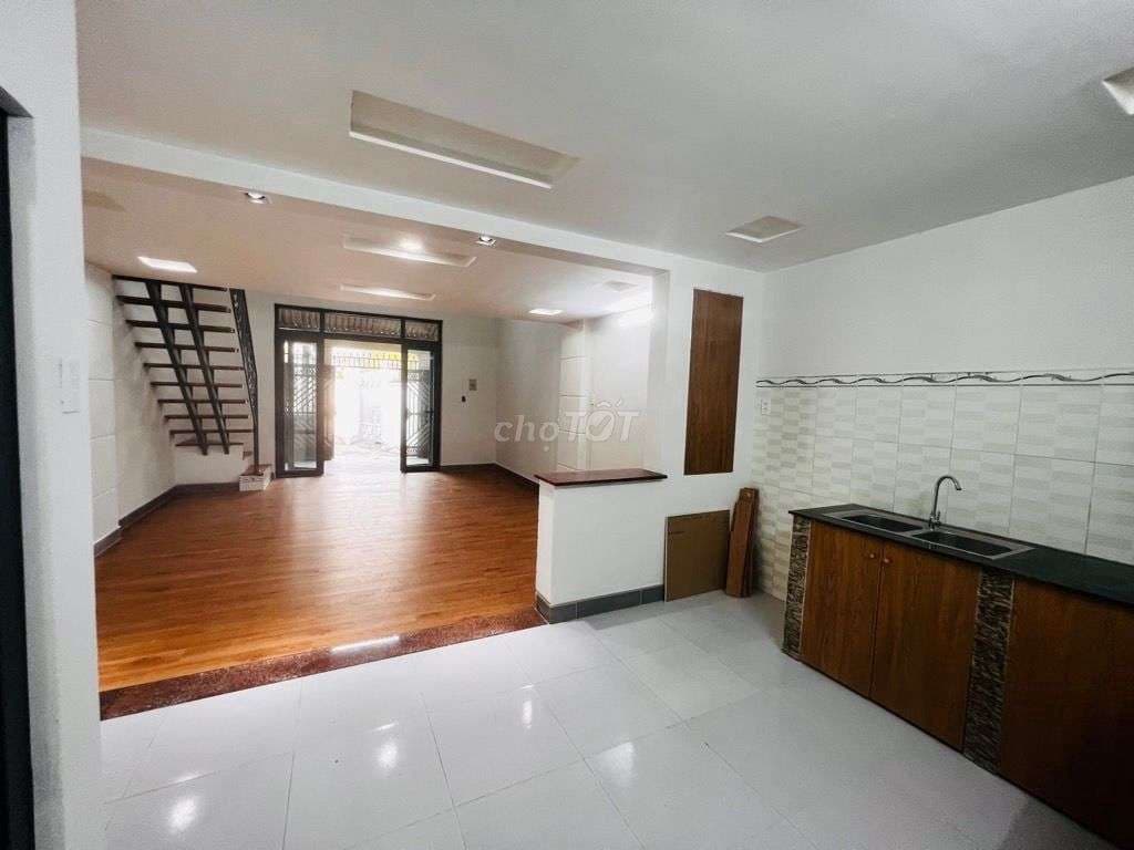 NHÀ BÁN ĐẸP NGAY TRUNG TÂM PHƯỜNG THỦ ĐỨC - Ảnh 2