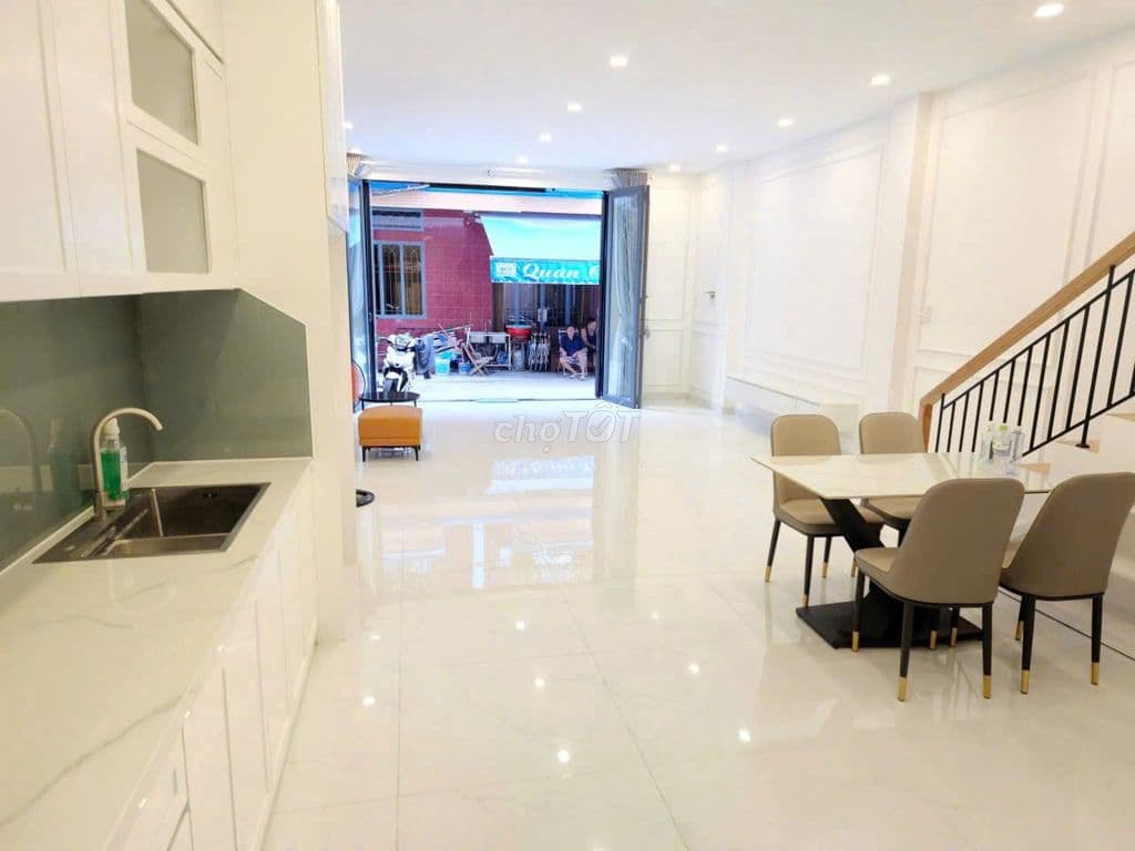 Ngộp, Bán gấp nhà Tân Bình, 6x12, hẻm 5m, 4PN 4Wc, 2 lầu, 8,2 tỷ TL - Ảnh 2