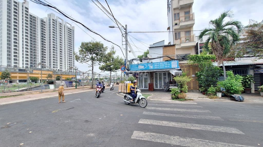 Căn góc 230 Tuy Lý Vương, P13,Q8, 1trệt, 1lầu. N5,3m/NH 6,7m x Dài 12m - Ảnh 3