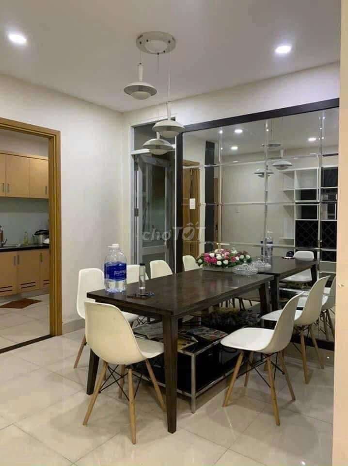 Tiệc vời, 2PN 2WC Bán Him Lam (có sổ) 4t6 giá tốt để em