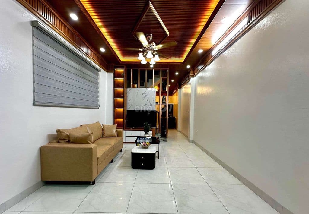 Chính chủ gửi bán Nhà đẹp 5 tầng 44m lô góc Quang Trung Hà Đông đủ đồ