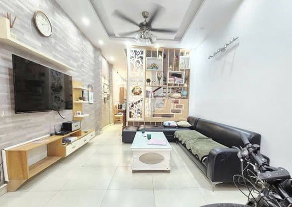 Nhà Long Biên, 45m2, 4 ngủ, ô tô đỗ cửa, gần Aeon - Ảnh 2