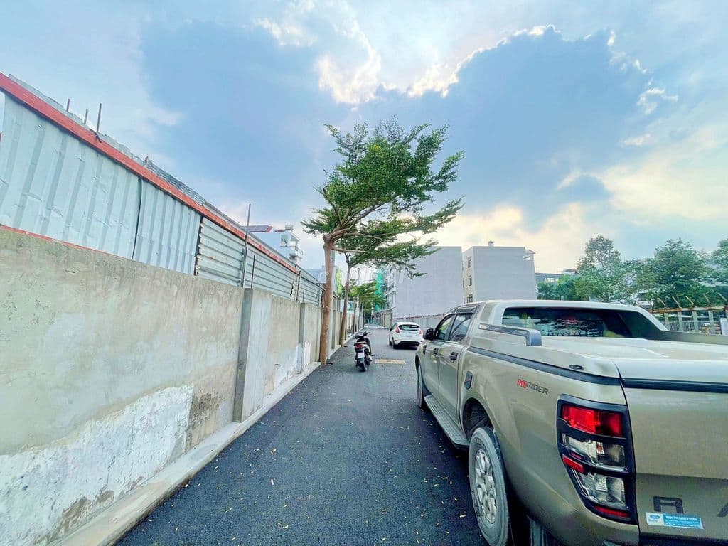 CHỦ NGỘP BÁN GẤP KHU ĐỒNG BỘ CÁCH SÔNG SG 200M, SHR HOÀN CÔNG, NHÀ MỚI - Ảnh 3