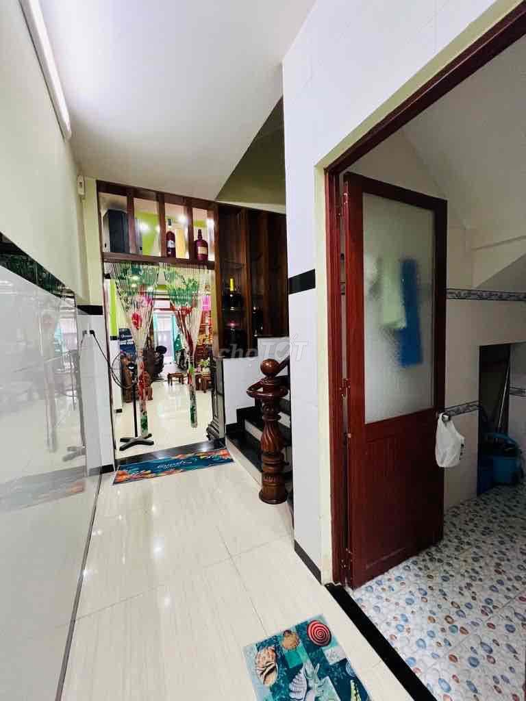 Nhà 4 Tầng 96m2 khu dân cư bình hưng đối diện bến xe Q8 - Ảnh 2