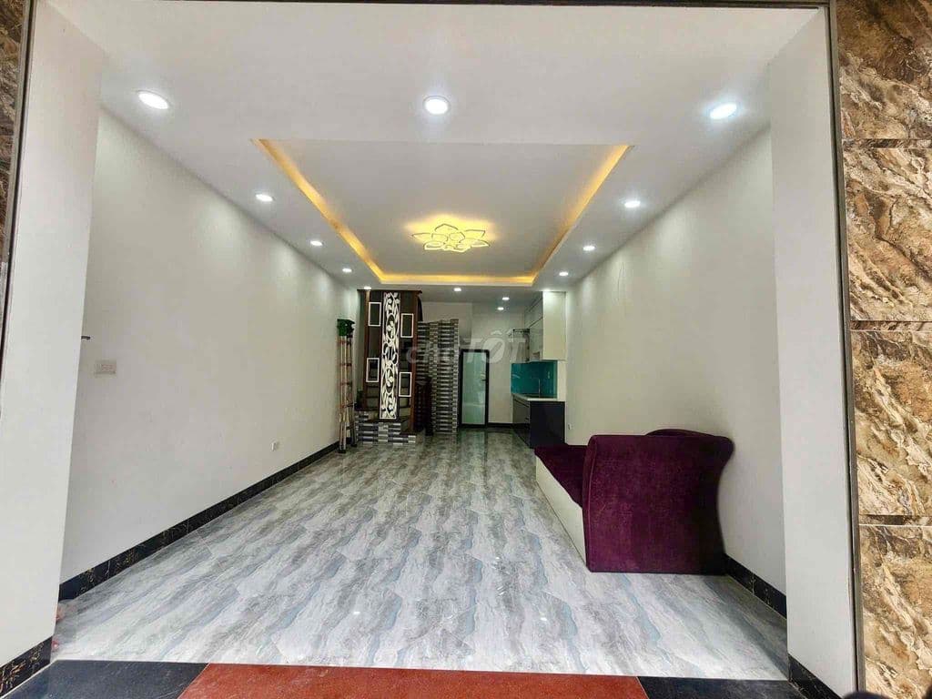 Tầm 6,5 tỷ có nhà mới Hoàng Liệt-Oto vào nhà-Gần phố-33m*5T;MT4m;2N