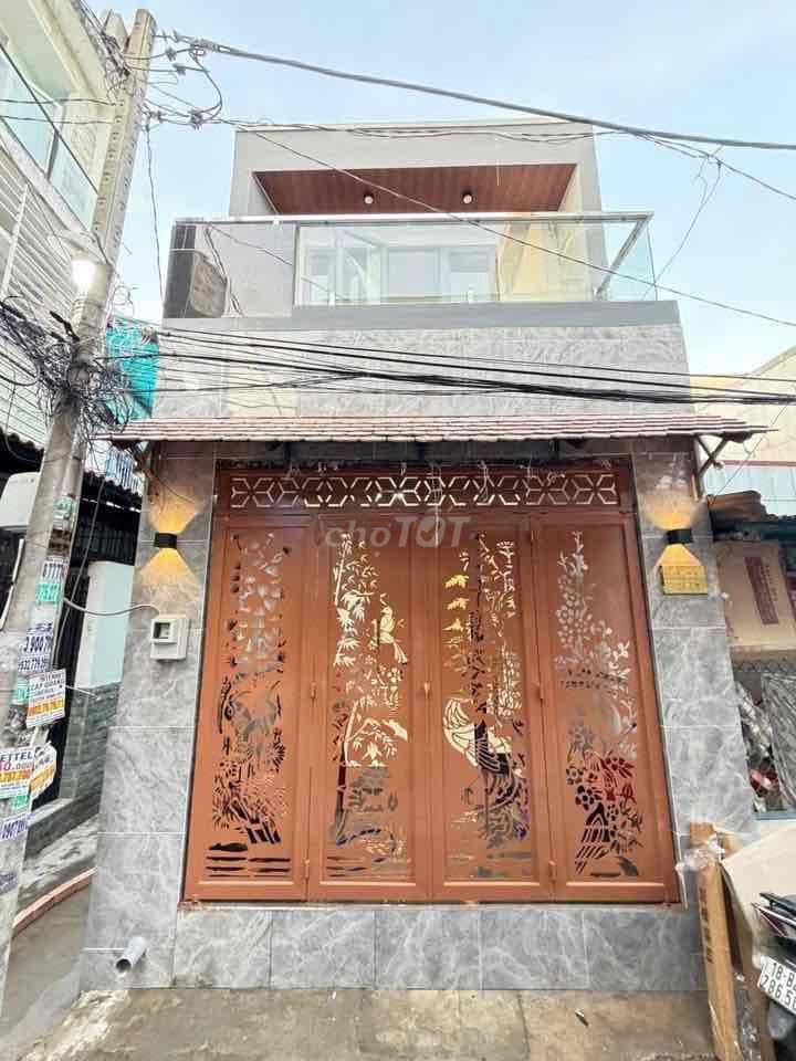 NHÀ ĐẸP GẦN NGÃ 4 Bốn XÃ DT CHUẨN 4x12 CHỈ 4 Tỷ