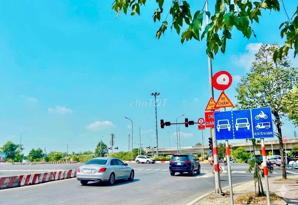 BÁN ĐẤT HXH SÁT D836, BƯNG ÔNG THOÀN P PHÚ HỮU 70M2 3,6 TỶ SỔ HỒNG - Ảnh 2