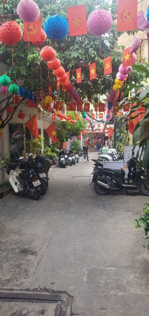 BÁN NHÀ 4 TẦNG HẺM ĐG NGUYỄN THỊ MINH KHAI , Q1