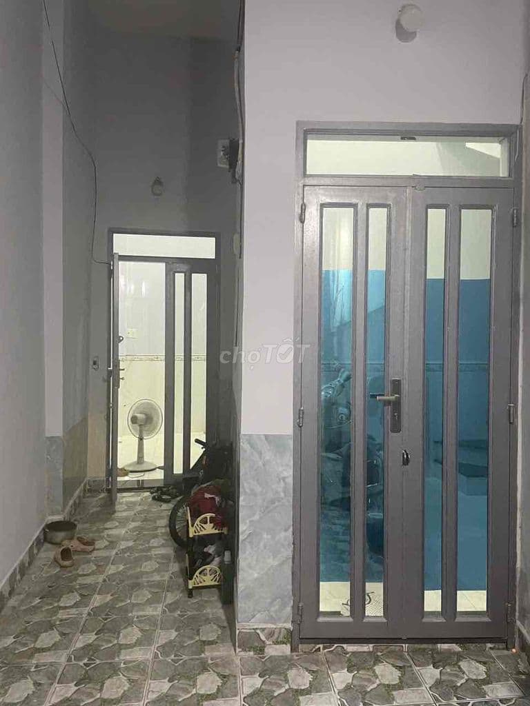 cần bán nhà 3 x 7.5 nợ hậu 5.8 đường Quang trung