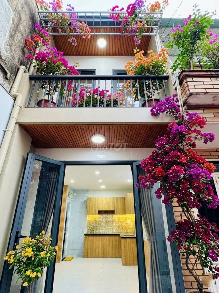Mua bán nhà quận 4, 30m2 đất, nhà mới đẹp, Đoàn Văn Bơ, P Xóm Chiếu !